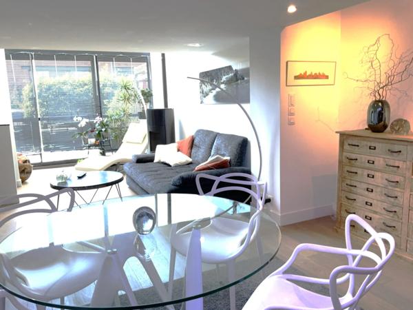 LOFT de 87 m2 avec parking et terrasse, en rez de chaussée