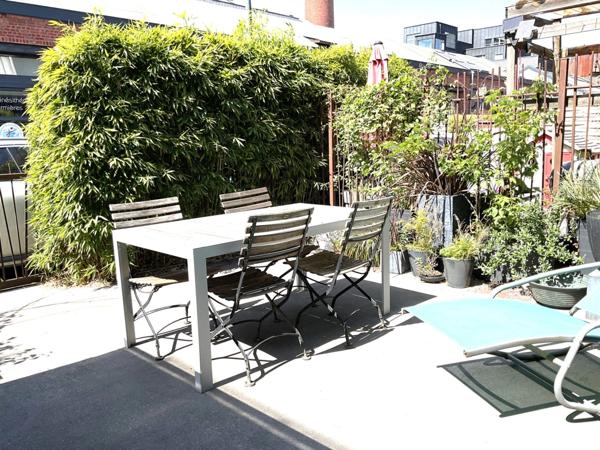 LOFT de 87 m2 avec parking et terrasse, en rez de chaussée