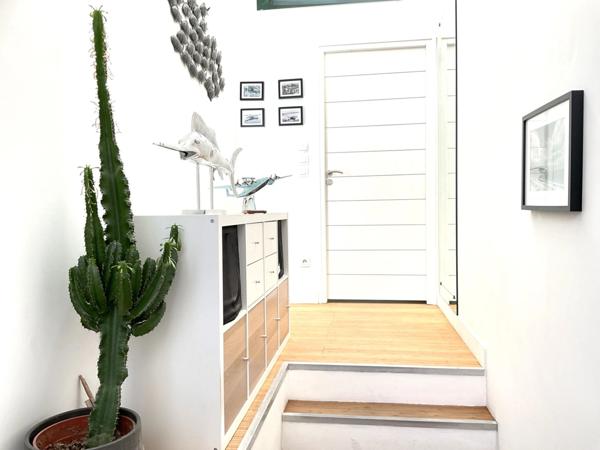 LOFT de 87 m2 avec parking et terrasse, en rez de chaussée