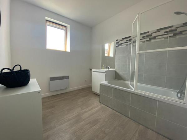 A LOUER : T2 à LAMBERSART • Rue Gabrielle Bouveur - LOMME LAMBERSART • 760 € CC • Réf. 797-001