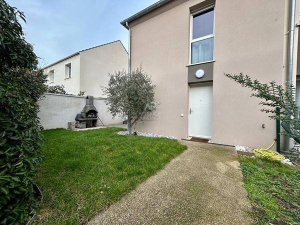 Maison 2 chambres CARRIERES SOUS POISSY €285 000 ** - Référence 9029