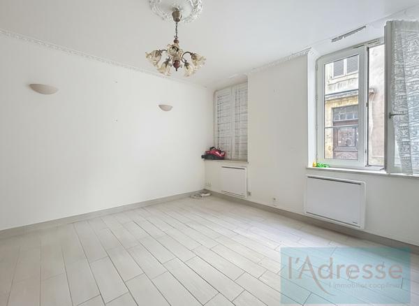 Appartement Metz 1 pièce(s) 30 m2 - kitchenette - accès cour - cave