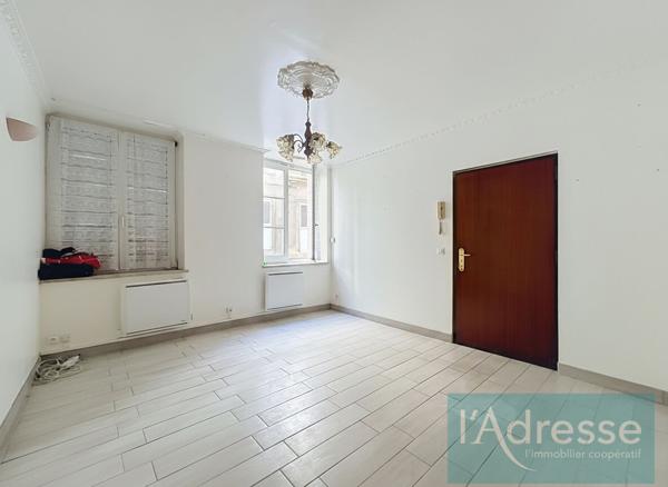 Appartement Metz 1 pièce(s) 30 m2 - kitchenette - accès cour - cave