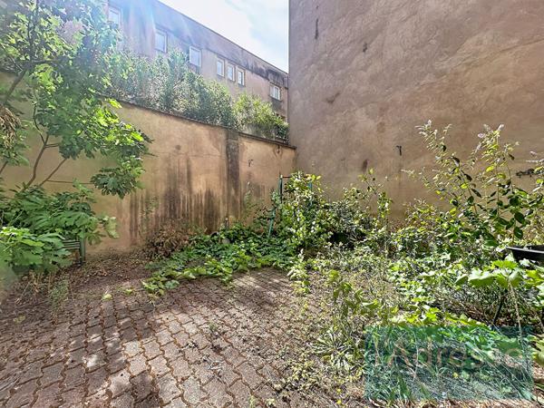 Appartement Metz 1 pièce(s) 30 m2 - kitchenette - accès cour - cave