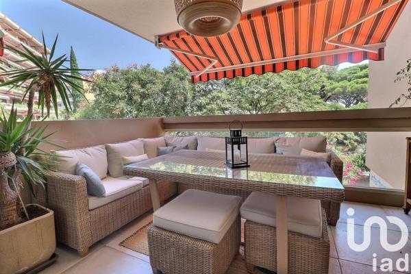 Appartement 3 pièces de 73 m² à Le Lavandou (83980)