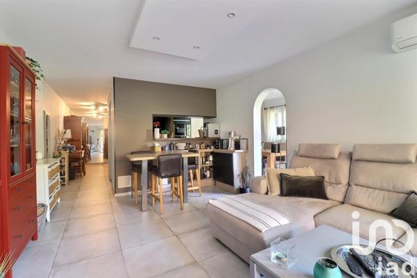 Appartement 3 pièces de 73 m² à Le Lavandou (83980)