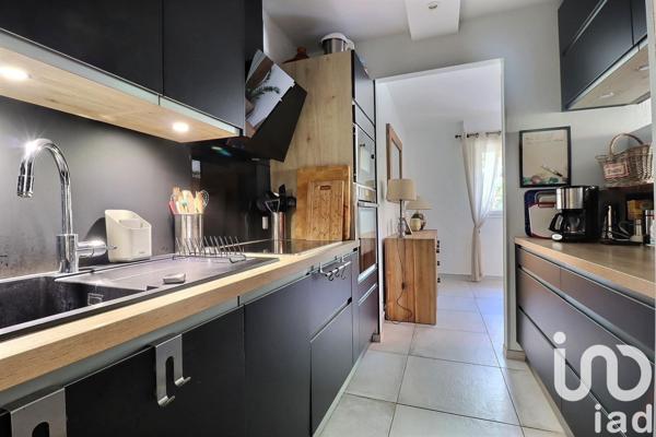 Appartement 3 pièces de 73 m² à Le Lavandou (83980)