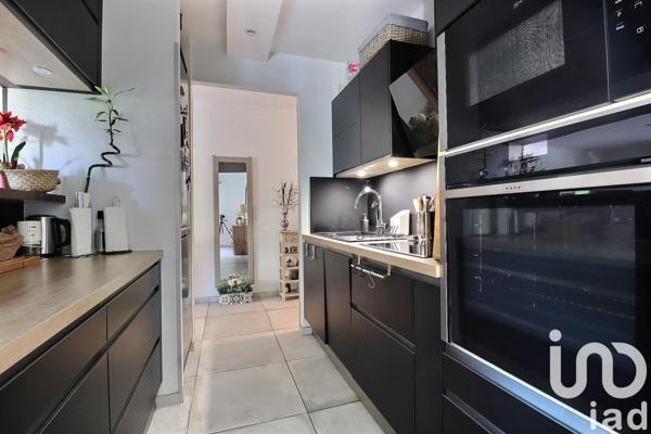 Appartement 3 pièces de 73 m² à Le Lavandou (83980)