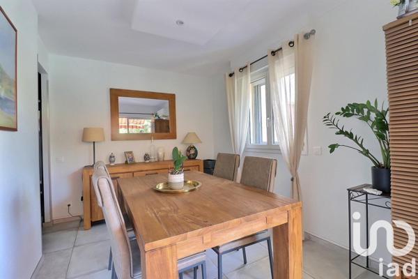 Appartement 3 pièces de 73 m² à Le Lavandou (83980)