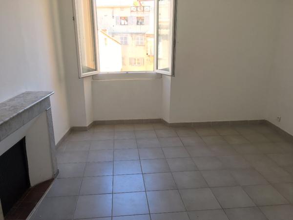 Appartement 2 piece(s) - 45,73 m2 - Ajaccio - Centre historique - vue dégagée