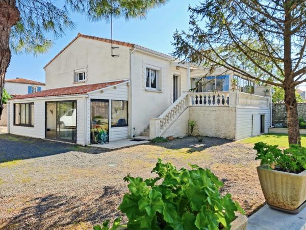 Maison à vendre 6 pièces ANGOULINS (17)