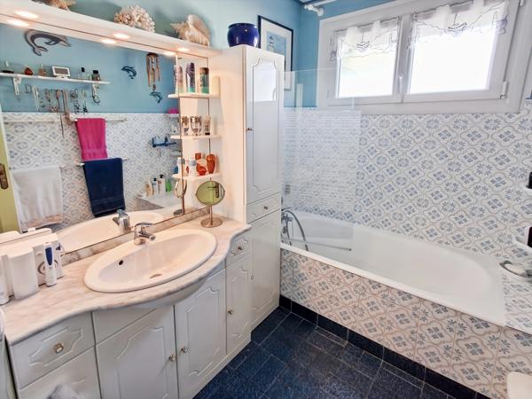 Maison à vendre 6 pièces ANGOULINS (17)