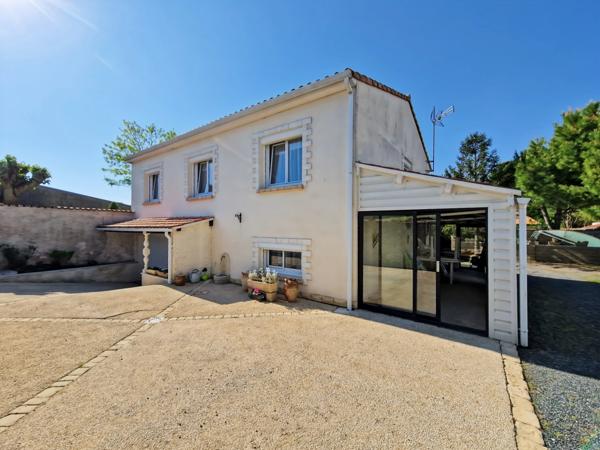Maison à vendre 6 pièces ANGOULINS (17)