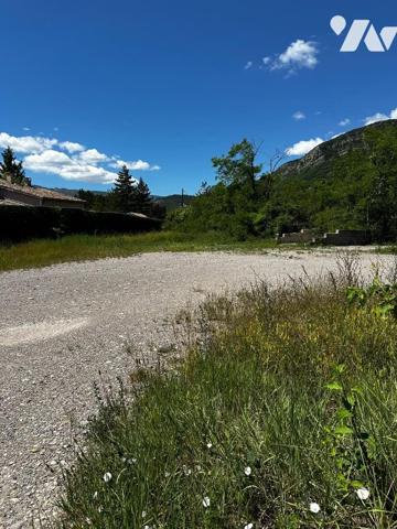 Terrain 1258m² - plat