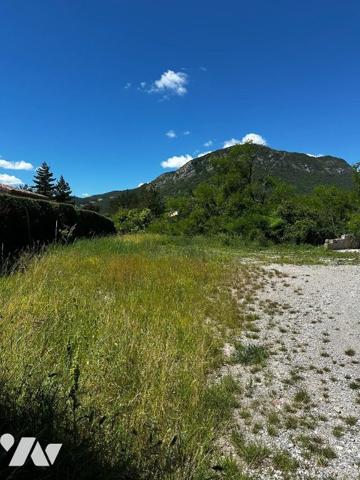 Terrain 1258m² - plat