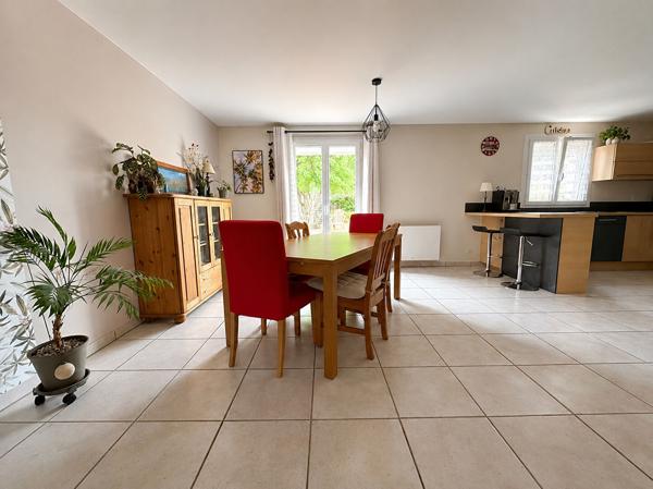 Vente                                                      Maison
                        
                     5 pièces                      96 m2                     à Villejust