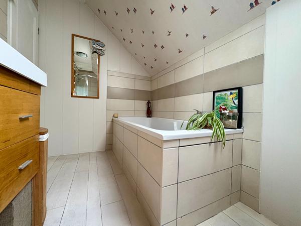 Vente                                                      Maison
                        
                     5 pièces                      96 m2                     à Villejust