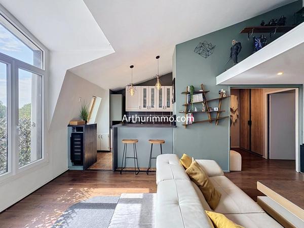 Vente                                                      Appartement
                        
                     3 pièces                      61 m2                     à Créteil