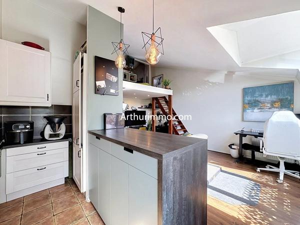 Vente                                                      Appartement
                        
                     3 pièces                      61 m2                     à Créteil