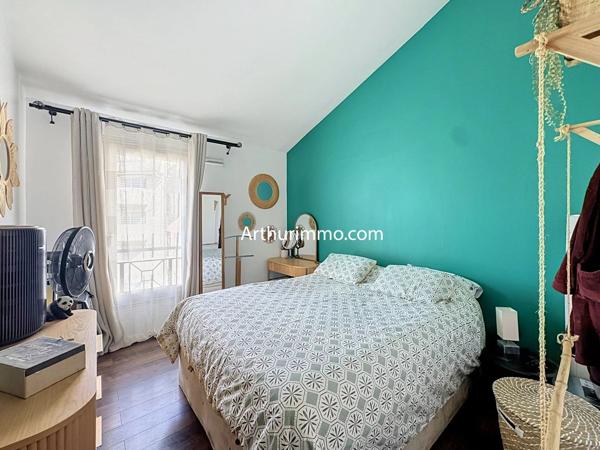Vente                                                      Appartement
                        
                     3 pièces                      61 m2                     à Créteil
