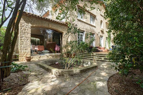 Vente Maison individuelle T6 avec piscine sur terrain de 2500m² à Montpellier 34000