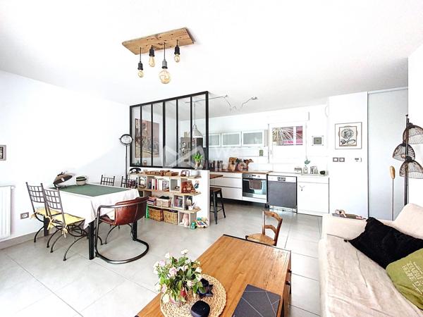 T3 récent avec belle terrasse