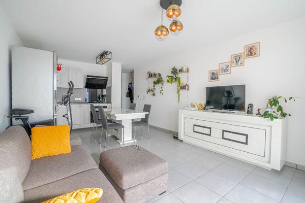 A LOUER - Appartement Annecy 2 pièces 49.60 m2 - Cave - Place de parking privative