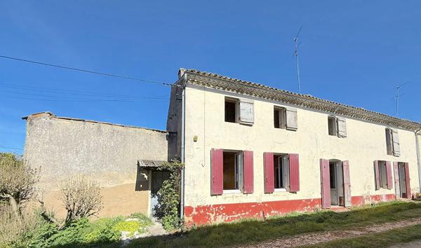 A VENDRE MAISON EN PIERRE AVEC JARDIN ET GARAGE - SECTEUR BLAYE - CARTELEGUES , Blaye