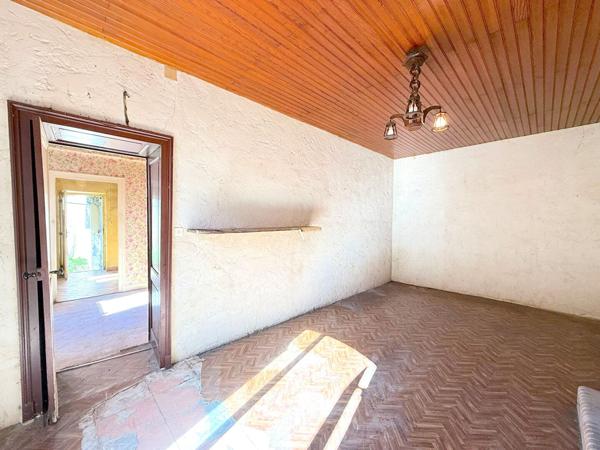 A VENDRE MAISON EN PIERRE AVEC JARDIN ET GARAGE - SECTEUR BLAYE - CARTELEGUES , Blaye