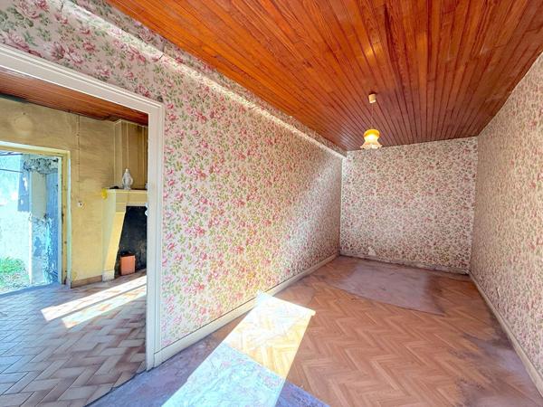 A VENDRE MAISON EN PIERRE AVEC JARDIN ET GARAGE - SECTEUR BLAYE - CARTELEGUES , Blaye
