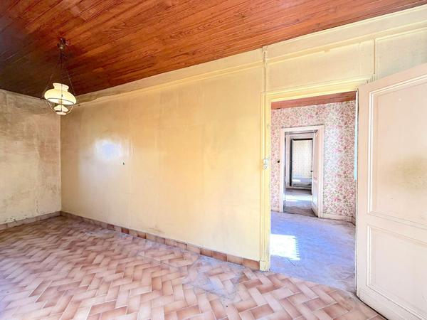 A VENDRE MAISON EN PIERRE AVEC JARDIN ET GARAGE - SECTEUR BLAYE - CARTELEGUES , Blaye