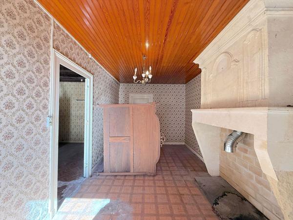 A VENDRE MAISON EN PIERRE AVEC JARDIN ET GARAGE - SECTEUR BLAYE - CARTELEGUES , Blaye