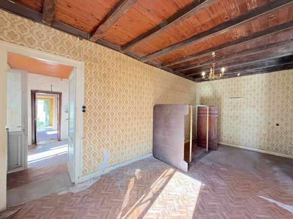 A VENDRE MAISON EN PIERRE AVEC JARDIN ET GARAGE - SECTEUR BLAYE - CARTELEGUES , Blaye