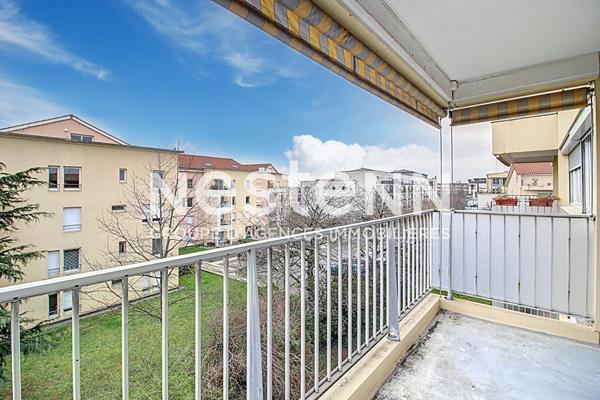 Appartement T4 Avec 2 chambres en dernier étage au Fort avec Cave Balcon et Parking - 69500 BRON