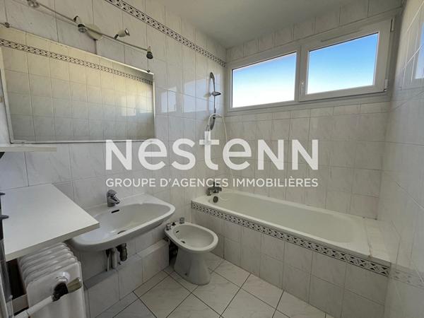 Appartement T4 Avec 2 chambres en dernier étage au Fort avec Cave Balcon et Parking - 69500 BRON