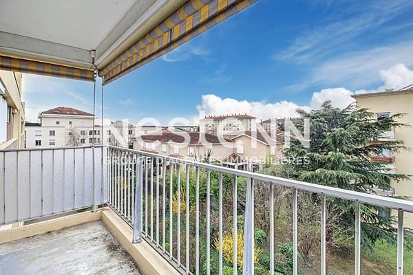 Appartement T4 Avec 2 chambres en dernier étage au Fort avec Cave Balcon et Parking - 69500 BRON