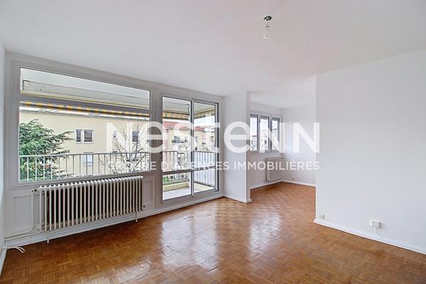Appartement T4 Avec 2 chambres en dernier étage au Fort avec Cave Balcon et Parking - 69500 BRON