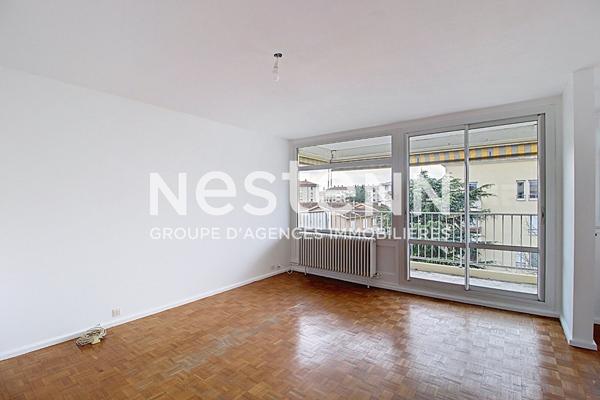 Appartement T4 Avec 2 chambres en dernier étage au Fort avec Cave Balcon et Parking - 69500 BRON