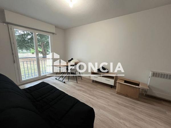 Location Studio meublé 27.74 m² - 55 RUE DE LA TOUR CHABOT Niort 79000