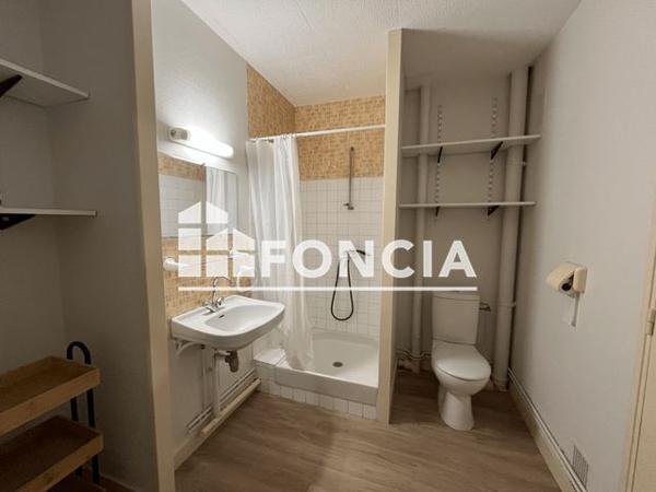 Location Studio meublé 27.74 m² - 55 RUE DE LA TOUR CHABOT Niort 79000