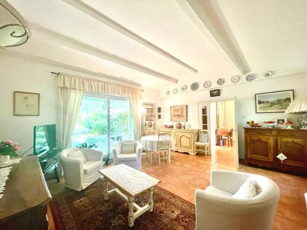 Fréjus tour de mare-maison individuelle 100M2 avec garage terrain 530m2