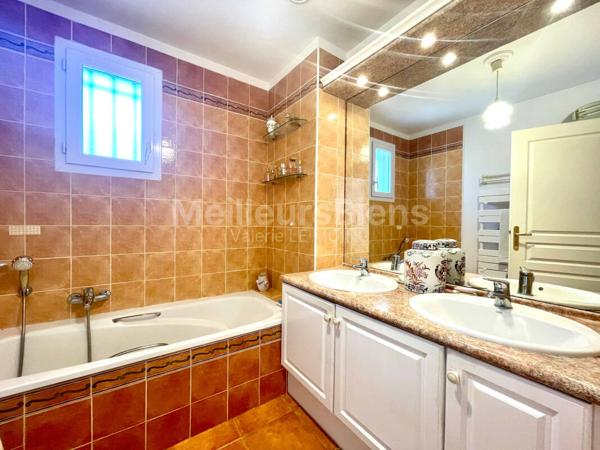 Fréjus tour de mare-maison individuelle 100M2 avec garage terrain 530m2