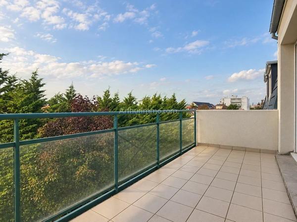 Vente                                                      Appartement
                        
                     4 pièces                      80 m2                     à Kingersheim