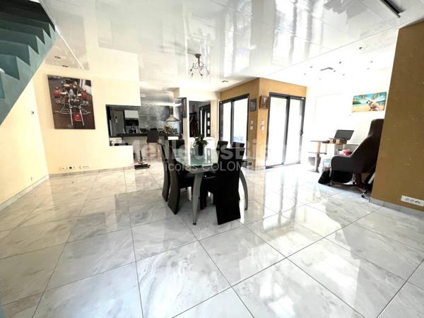 Livry-Gargan... Maison de 5 pièces 107m2... 2 min Tram