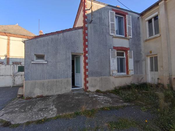 Ensemble immobilier de 189m² à MONTREVAULT