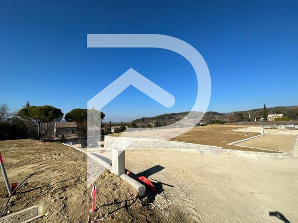 Terrain 708 m2
