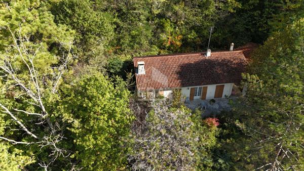 Jolie maison à rénover à flan de côteaux