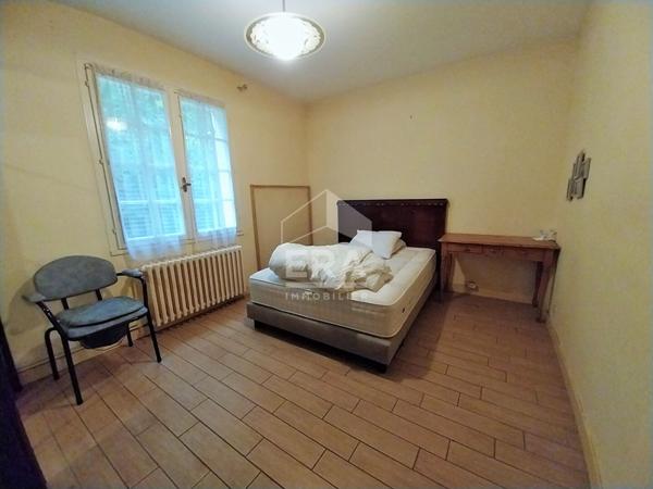 Jolie maison à rénover à flan de côteaux