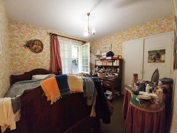 Jolie maison à rénover à flan de côteaux