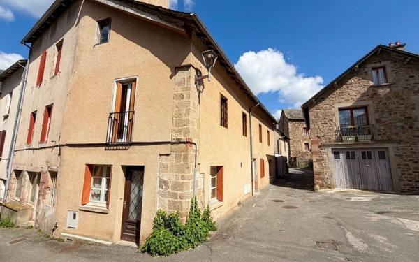 Maison à vendre    5 pièces •  Le Monastère